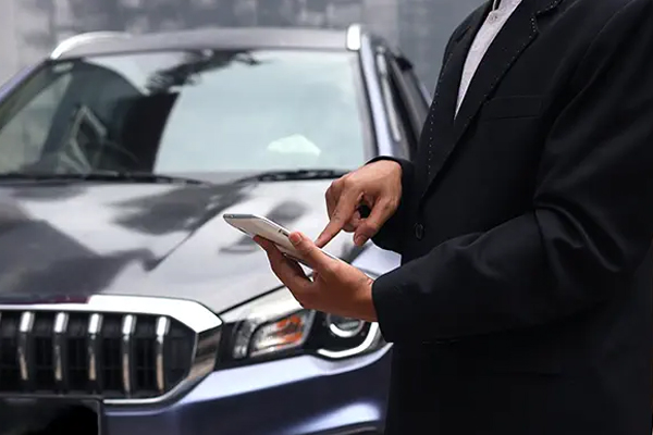 Can Tampa Luxury Car Services Handle Last-Minute Travel Plans?